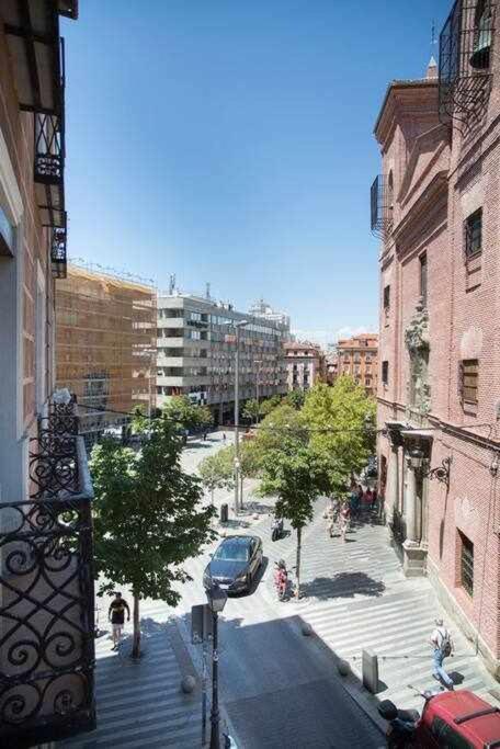 Un Fascinante Estudio En Madrid Centro Extérieur photo